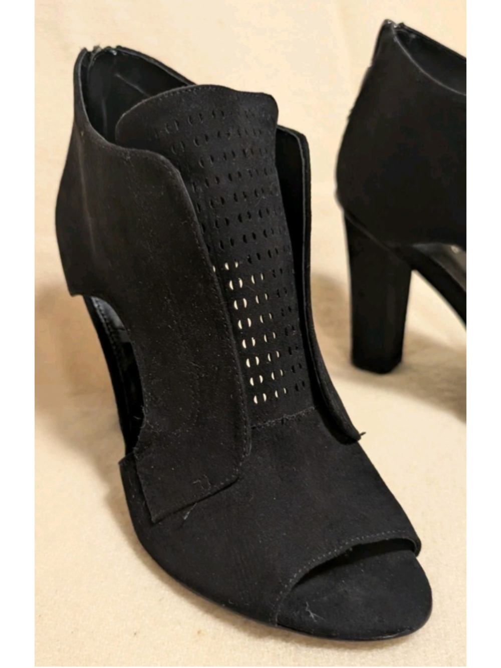 Eva & Zoe Black Suede Ankle Boots Size 10 Zipper Heels Peep Toe N53